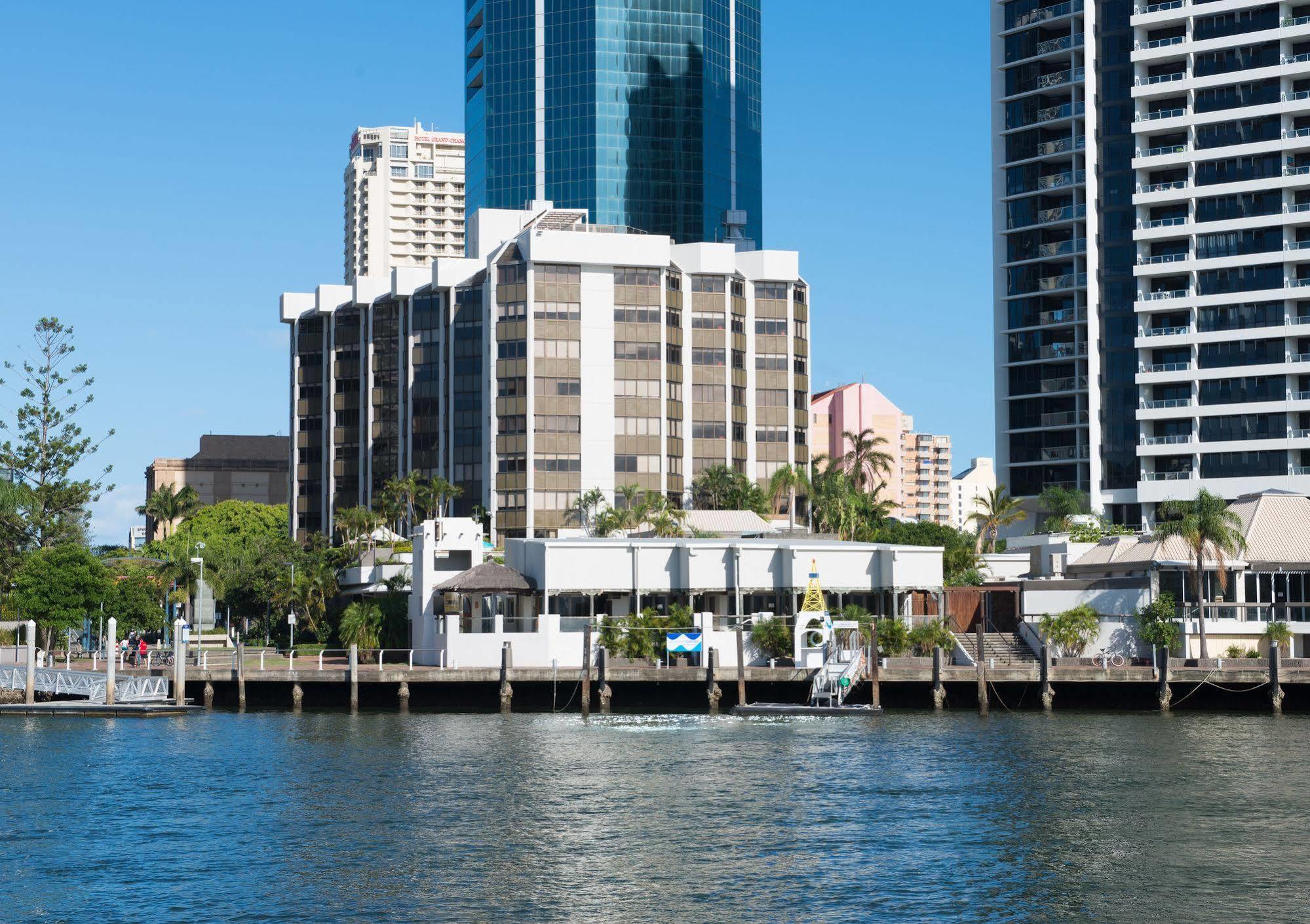 Tiki Hotel Apartments Surfers Paradise Голд-Кост Экстерьер фото
